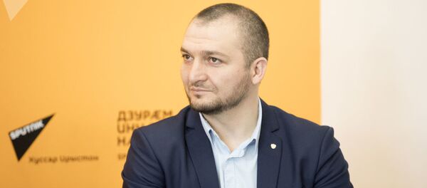 Политолог Сослан Плиев - Sputnik Тоҷикистон