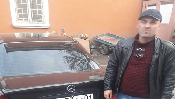 Водитель Абдукодир Ширинов задержанный за оскорбление дворницы в Душанбе - Sputnik Тоҷикистон