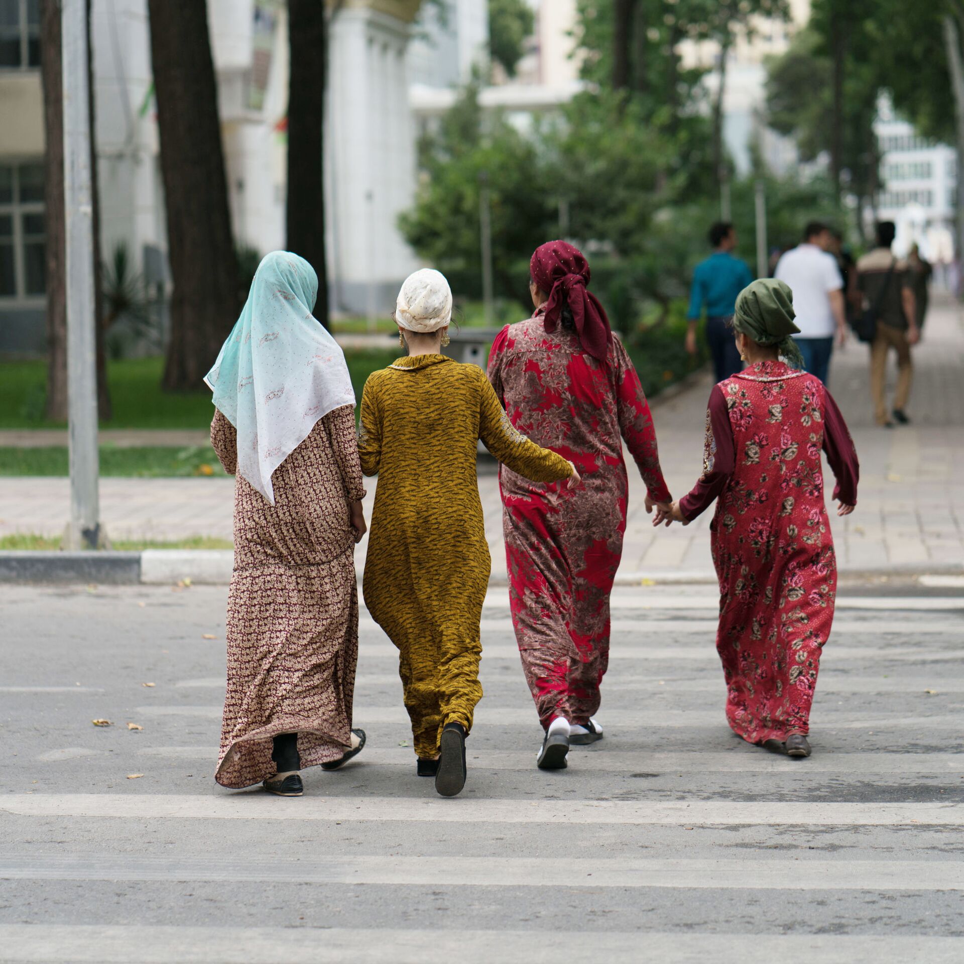 Таджикский муж жена. Таджикские женщины изменяют мужьям. Таджикские женщины без мужчин. Девушки в лосинах в Таджикистане в Душанбе. Таджикские женщины изменщицы.