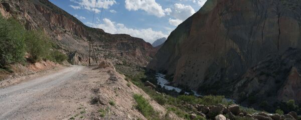 Дорога к озеру Искандеркуль, архивное фото - Sputnik Тоҷикистон