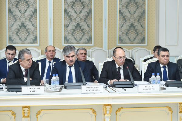 Шӯрои машваратии Эмомалӣ Раҳмон ва гузориши Ҳамрализода, Қаҳҳорзода ва Нуриддин Саид Шӯрои машваратии Эмомалӣ Раҳмон ва гузориши Ҳамрализода, Қаҳҳорзода ва Нуриддин Саид - Sputnik Тоҷикистон