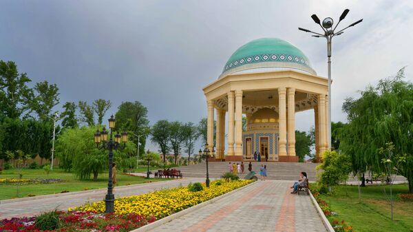 Мавзолей Камолу Худжанди в городе Худжанд - Sputnik Таджикистан