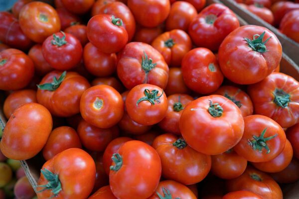 Вируси корона ба маводи ғизоӣ сироят кард: болоравии нархҳо дар бозорҳои Тоҷикистон  - Sputnik Тоҷикистон