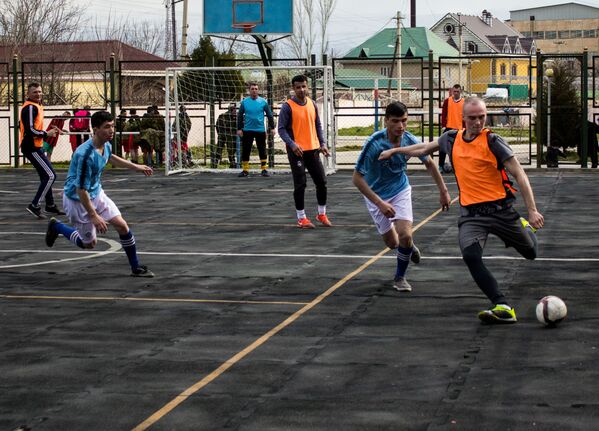 Российские военнослужащие в Таджикистане провели чемпионат по мини-футболу, приуроченный ко Дню защитника Отечества - Sputnik Таджикистан