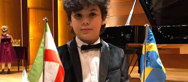 Юный пианист Самир Абдуразаков - Sputnik Таджикистан