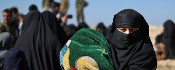 Женщины с детьми в Сирии, архивное фото - Sputnik Таджикистан