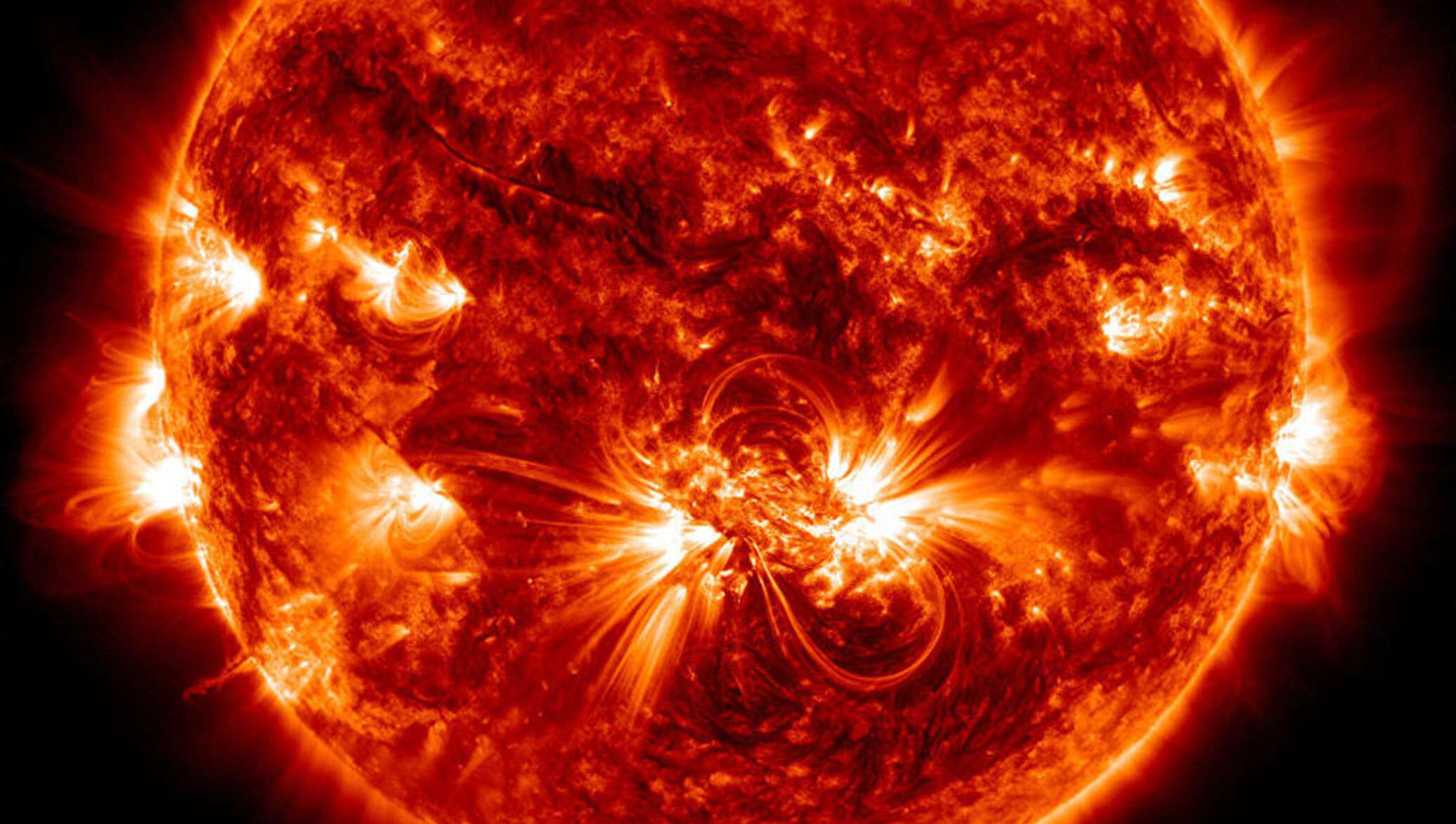 Солнечная атмосфера и солнечная активность. Солнце. Снимки солнца. Солнечная активность. Солнце звезда.