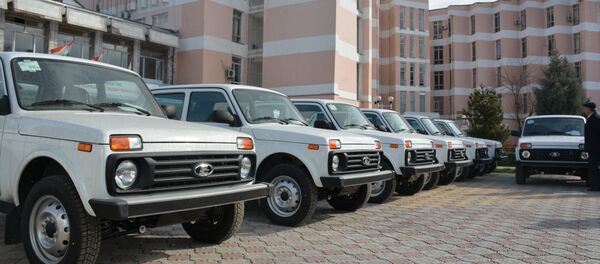 Тақдими мошинҳо аз сӯи вазорати тандурустӣ ба муассисаҳои тибии минтақаҳои Тоҷикистон - Sputnik Тоҷикистон