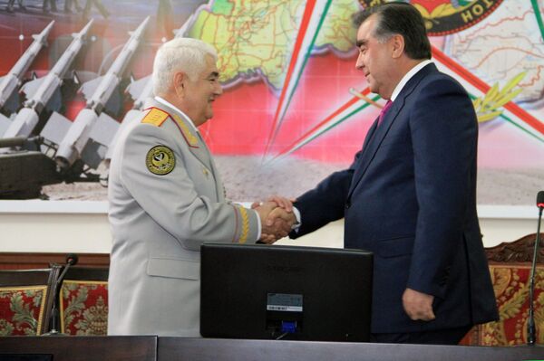 Шералӣ Хайруллоев дарозумртарин вазир - и Тоҷикистон 70 сола шуд Шералӣ Хайруллоев дарозумртарин вазир - и Тоҷикистон 70 сола шуд - Sputnik Тоҷикистон