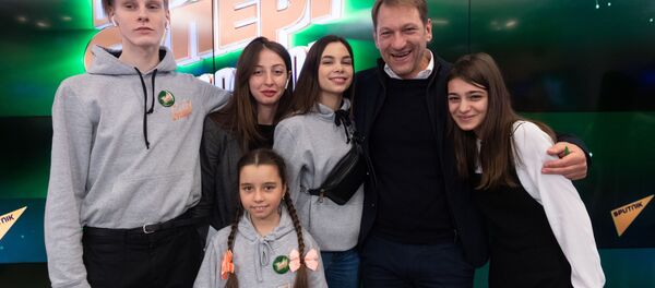 Участники конкурса Ты супер! на пресс-конференции - Sputnik Таджикистан