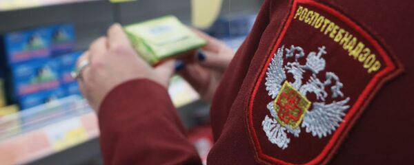 Отбор продукции в магазине Лента для тестирования и исследования в Федеральной службе по надзору в сфере защиты прав потребителей и благополучия человека (Роспотребнадзор) в Москве. Отбор продукции в магазине Лента для тестирования и исследования в Федеральной службе по надзору в сфере защиты прав потребителей и благополучия человека (Роспотребнадзор) в Москве. - Sputnik Тоҷикистон