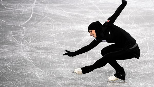 Спортсменка из ОАЭ Захра Лари на тренировке соревнований по фигурному катанию на XXIX Всемирной зимней Универсиаде 2019 - Sputnik Таджикистан