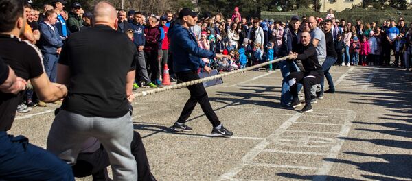 Военнослужащие российской военной базы в Таджикистане провели национальный русский праздник Масленица - Sputnik Таджикистан
