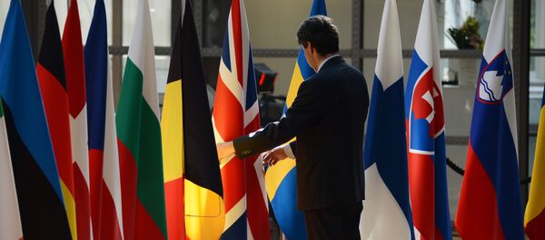 Флаги стран — участниц Европейского союза в Брюсселе Флаги стран — участниц Европейского союза в Брюсселе - Sputnik Таджикистан