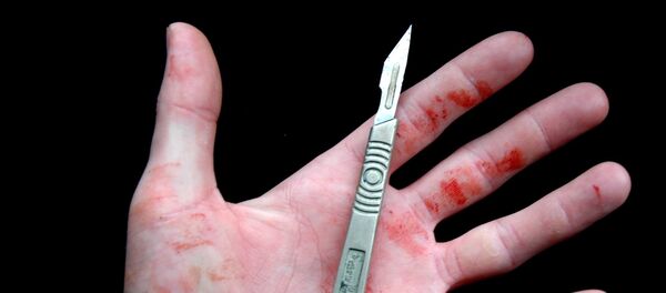 Скальпель в руке - Sputnik Таджикистан