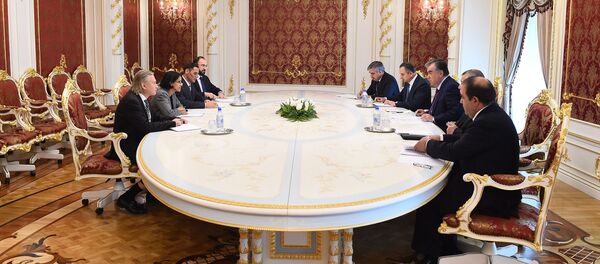 Встреча Эмомали Рахмона с руководителем делегации Международного валютного фонда госпожой Падамжой Хандевал Встреча Эмомали Рахмона с руководителем делегации Международного валютного фонда госпожой Падамжой Хандевал - Sputnik Таджикистан