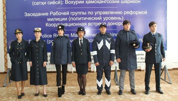 МВД Таджикистана презентовало новые образцы формы таджикской милиции - Sputnik Тоҷикистон