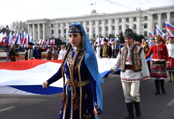 Празднование 5-й годовщины присоединения Крыма к России - Sputnik Таджикистан