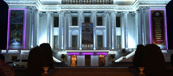 Концерт в театре оперы и балета имени Садриддина Айни - Sputnik Тоҷикистон