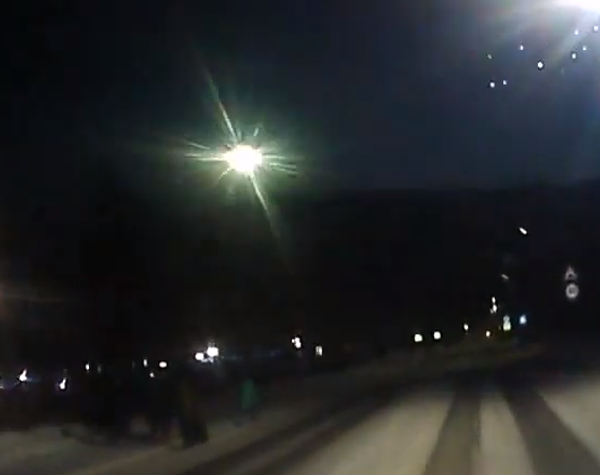 В Эвенкии удалось снять падающий метеорит - видео - Sputnik Таджикистан