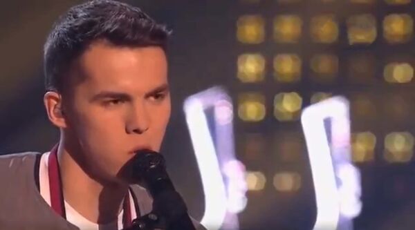 Певец из Таджикистана поразил Тимати и Басту на шоу Песни на ТНТ Певец из Таджикистана поразил Тимати и Басту на шоу Песни на ТНТ - Sputnik Таджикистан