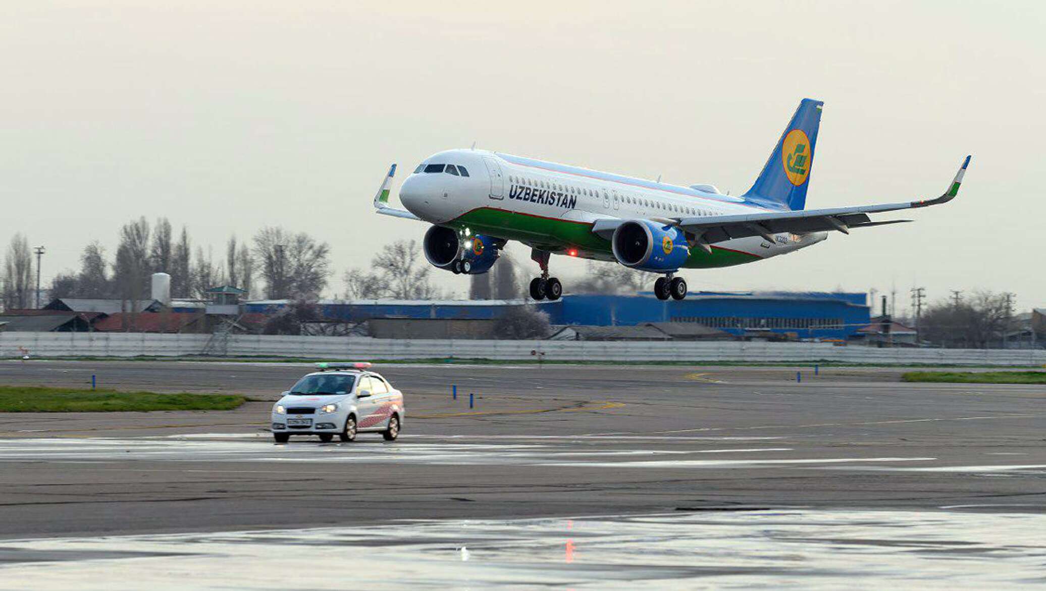 Рейс самолетов ташкент. Airbus a321 Neo Uzbekistan Airways Бухара. Airbus a320neo Узбекистан. Аэробус а320 Узбекистан Эйрвейз. Самолёт Аэробус 320 хаво йуллари.