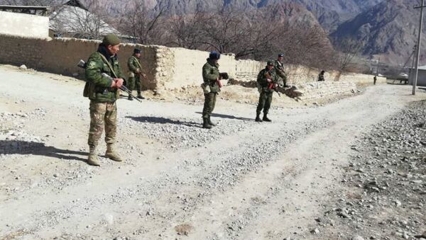 Пограничники на кыргызско-таджикском участке государственной границы - Sputnik Таджикистан