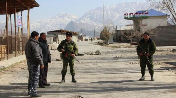 Пограничники на кыргызско-таджикском участке государственной границы - Sputnik Таджикистан