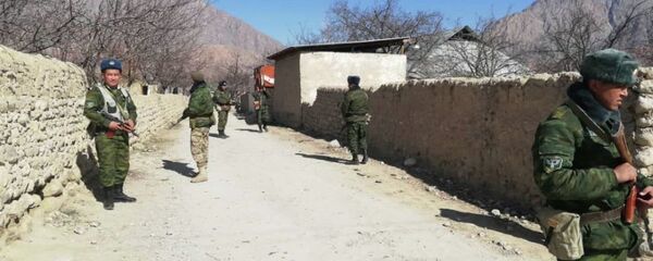 Пограничники на кыргызско-таджикском участке государственной границы - Sputnik Тоҷикистон