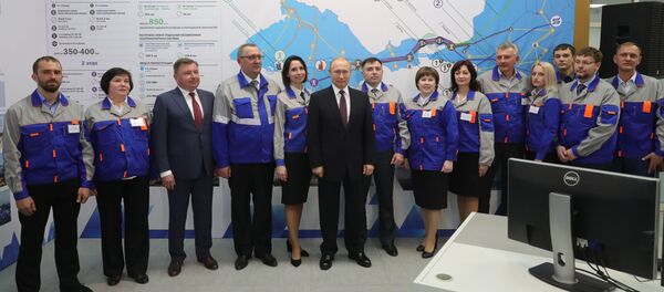 Рабочая поездка президента РФ В. Путина в Крым  - Sputnik Таджикистан