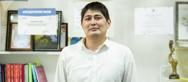 Ведущий специалист отдела информационной безопасности одного из банков страны Бакыт Куручбеков. Архивное фото - Sputnik Таджикистан