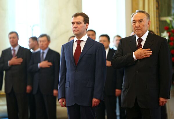 Президенты России Дмитрий Медведев и Казахстана Нурсултан Назарбаев - Sputnik Таджикистан