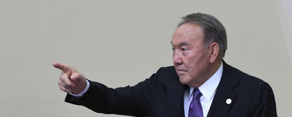 Нурсултан Назарбаев, архивное фото Нурсултан Назарбаев, архивное фото - Sputnik Тоҷикистон