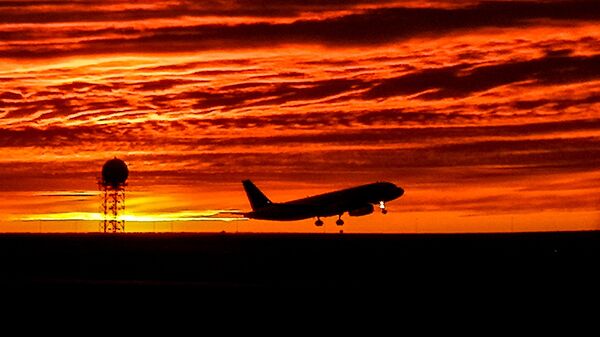 Взлет самолета, архивное фото - Sputnik Таджикистан