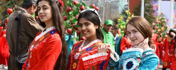 Карнавал на Навруз в Душанбе Карнавал на Навруз в Душанбе - Sputnik Таджикистан