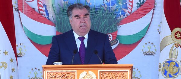 Выступление Эмомали Рахмона на главной площади в Душанбе по случаю празднования Навруза - Sputnik Таджикистан