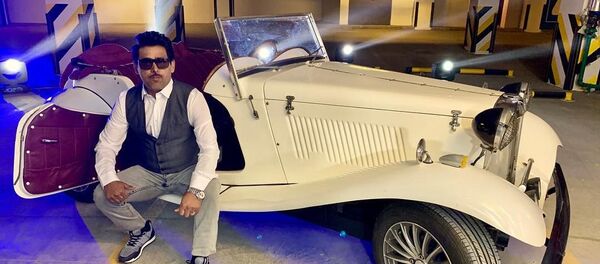 Овозхон Қадами Қурбон ҳангоми сабти нахустин клип бо имиҷи нав - Sputnik Тоҷикистон