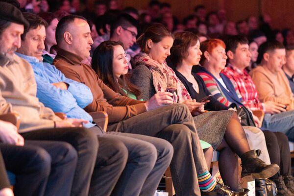 Маскав: Далер Назаров бо иҷрои суруде аз Лоиқ мухлисонро гирёнд Маскав: Далер Назаров бо иҷрои суруде аз Лоиқ мухлисонро гирёнд - Sputnik Тоҷикистон