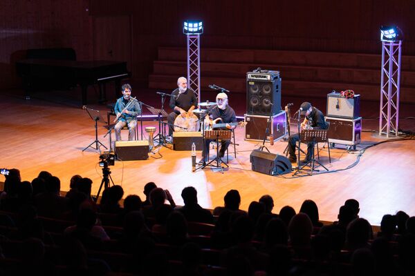 Маскав: Далер Назаров бо иҷрои суруде аз Лоиқ мухлисонро гирёнд Маскав: Далер Назаров бо иҷрои суруде аз Лоиқ мухлисонро гирёнд - Sputnik Тоҷикистон