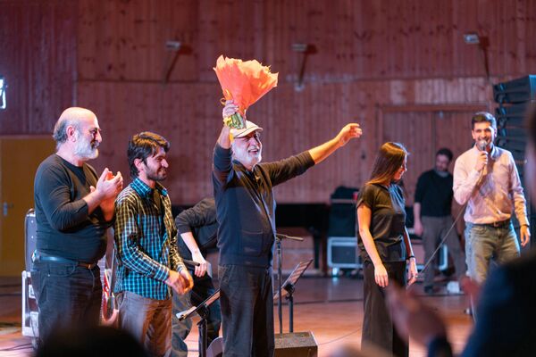 Маскав: Далер Назаров бо иҷрои суруде аз Лоиқ мухлисонро гирёнд Маскав: Далер Назаров бо иҷрои суруде аз Лоиқ мухлисонро гирёнд - Sputnik Тоҷикистон