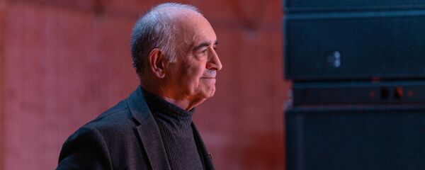 Давлат Худоназаров дар консерти Далер Назаров - Sputnik Тоҷикистон