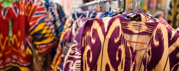 Одежда из адраса на празднике Навруз на ВДНХ - Sputnik Тоҷикистон