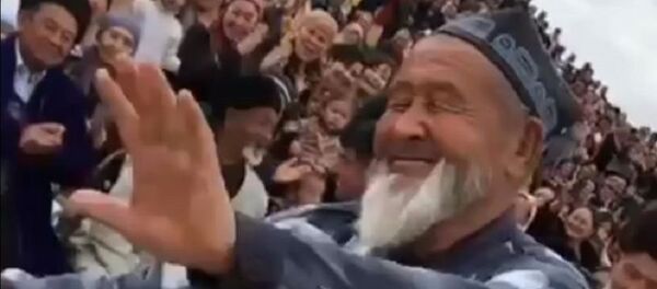 Зажигательный танец узбекского аксакала - Sputnik Тоҷикистон