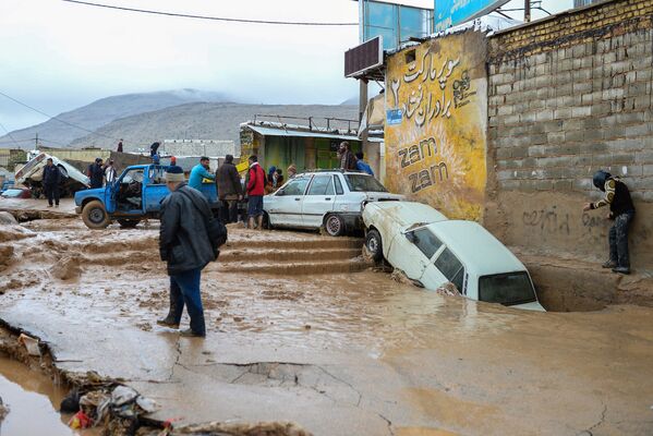 Последствия наводнения в Ширазе, Иран - Sputnik Таджикистан