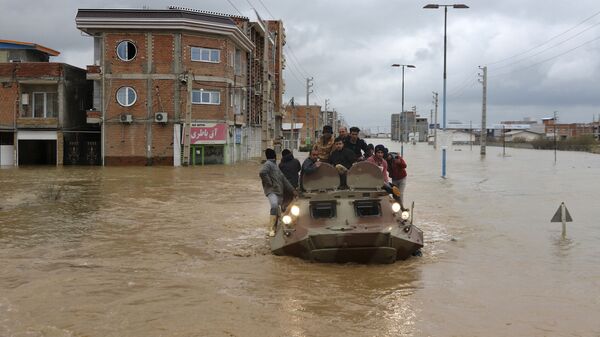 Спасение людей после наводнения в провинции Голестан, Иран  - Sputnik Таджикистан
