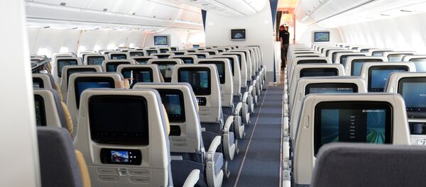 Новый пассажирский авиалайнер Airbus A350 XWB прибыл в московский аэропорт Шереметьево - Sputnik Таджикистан