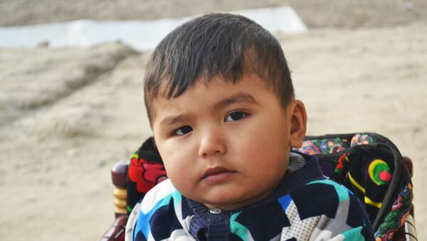 Что случилось с ребенком, у которого нашли 16 иголок в теле - Sputnik Таджикистан