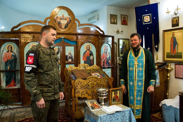 В храм при 201-й РВБ передали икону Дмитрия Донского В храм при 201-й РВБ передали икону Дмитрия Донского - Sputnik Таджикистан
