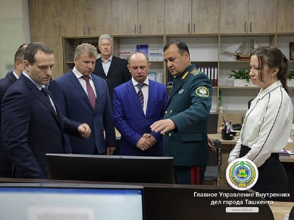 Полицейские Узбекистана и РФ обсудили вопросы борьбы с нелегальной миграцией Полицейские Узбекистана и РФ обсудили вопросы борьбы с нелегальной миграцией - Sputnik Таджикистан