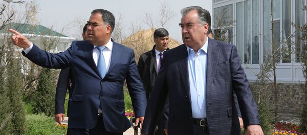 Эмомали Рахмон посетил комплекс туризма и отдыха Остров Темурмалика в Бободжон Гафуровском районе  - Sputnik Тоҷикистон